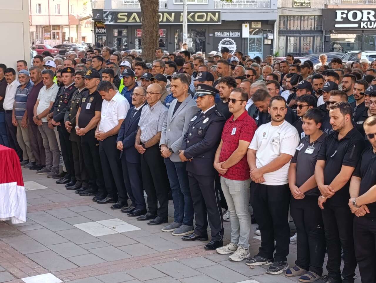 Konya’da hayatını kaybeden polis memuru son yolculuğa uğurlandı 12